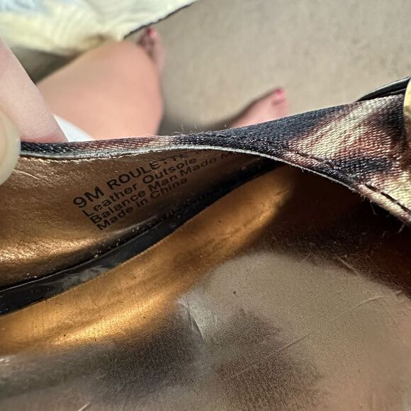 Carlos by Carlos Santana  black cheetah style peep toe heel, black/gold front de - Picture 10 of 10